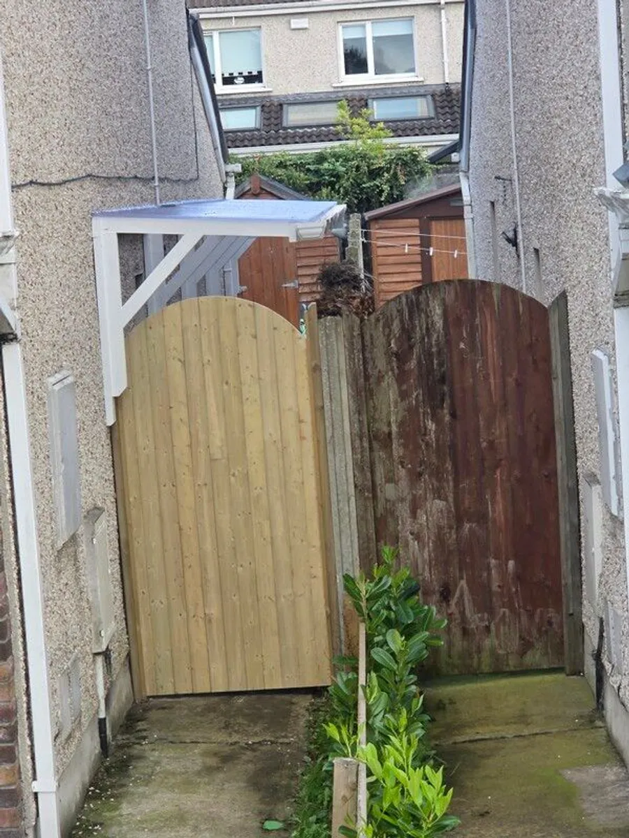 side entrance canopy and gate - Image 4