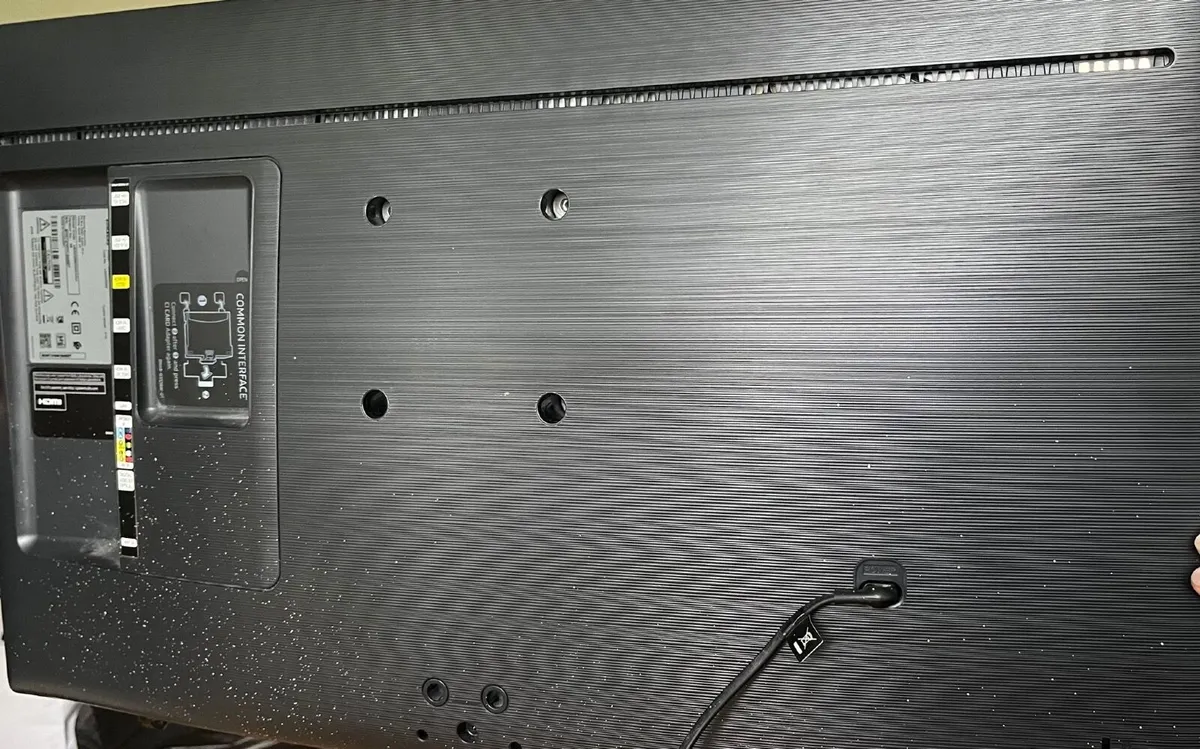 Samsung Smart TV 32” - Image 2