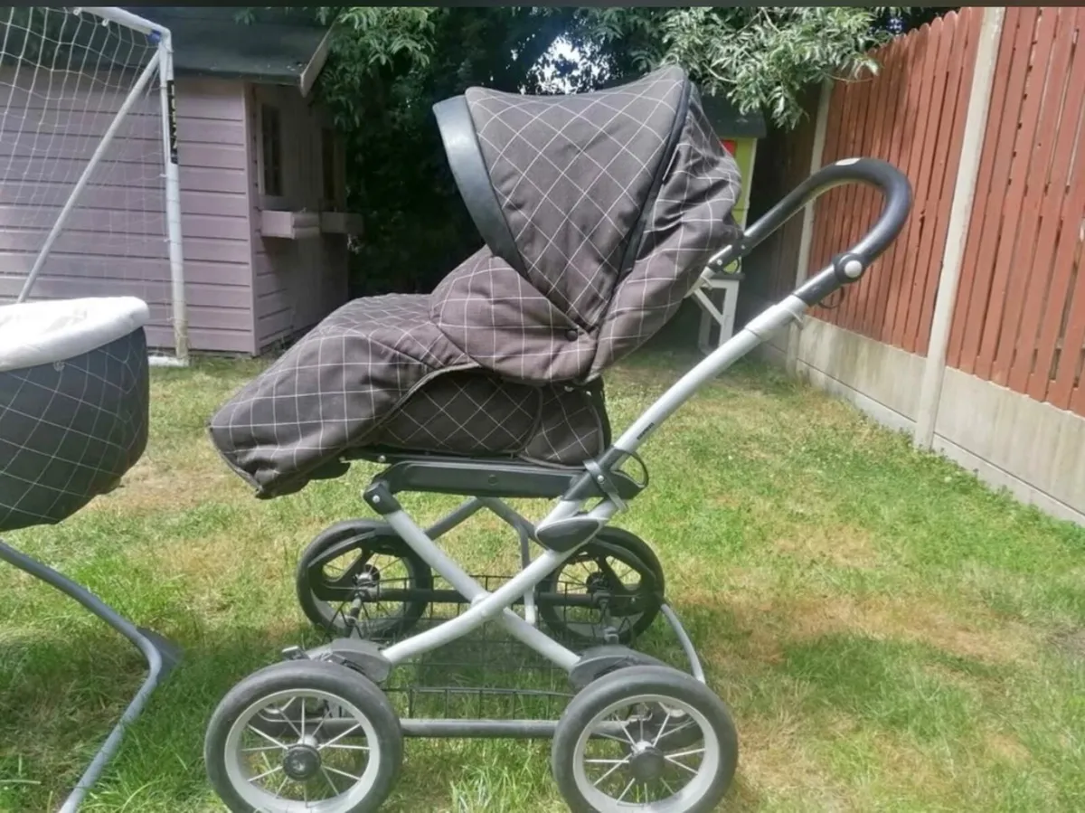 Buggy & Pram - Image 1