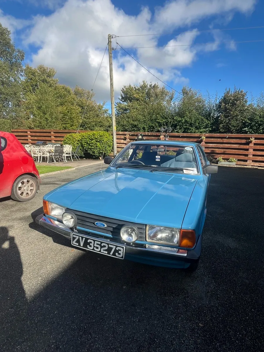 Vintage Car - Image 2