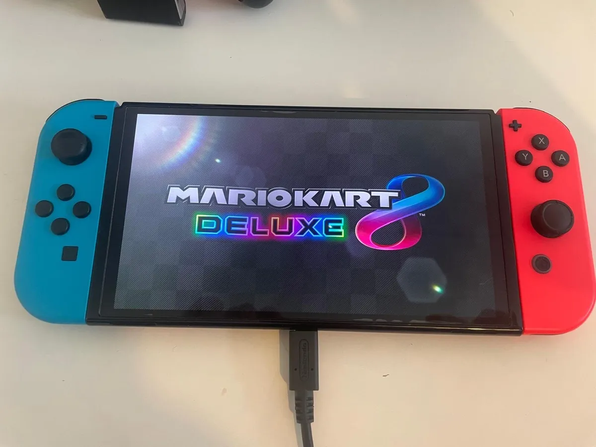 Nintendo Switch OLED 2024 - Image 2