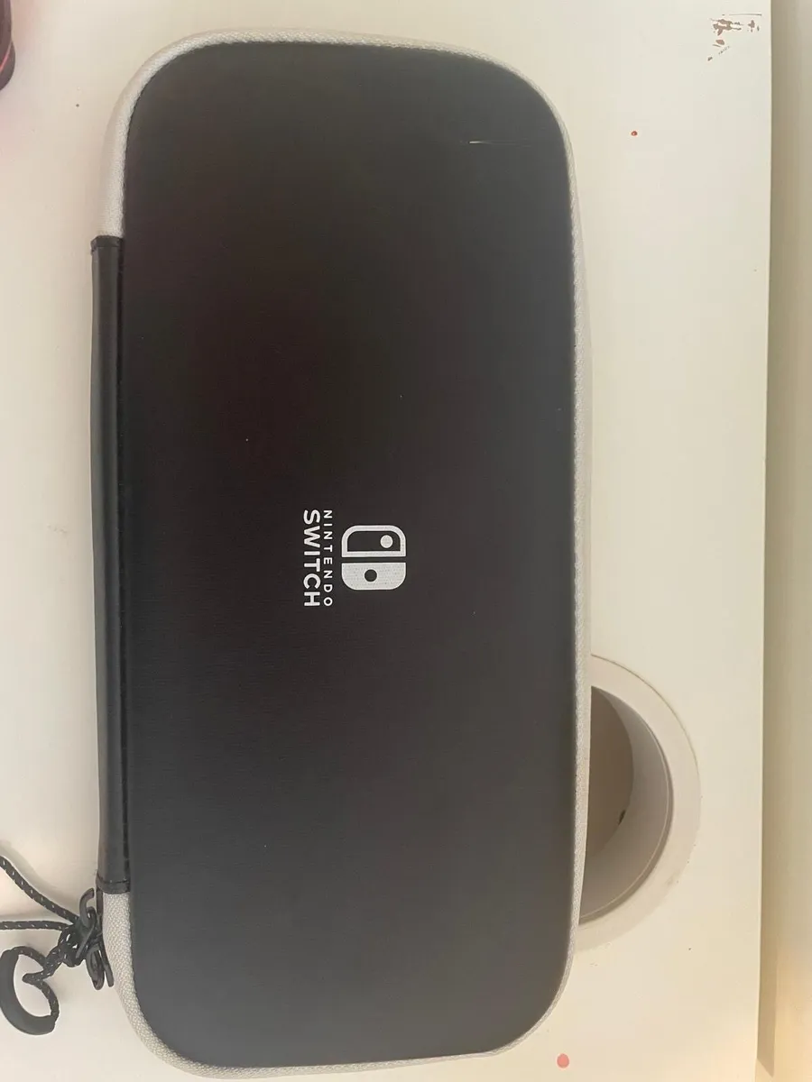 Nintendo Switch OLED 2024 - Image 3