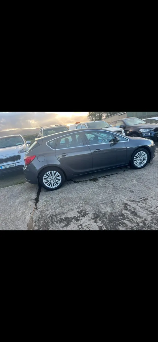 2015 Opel Astra excite - Image 1
