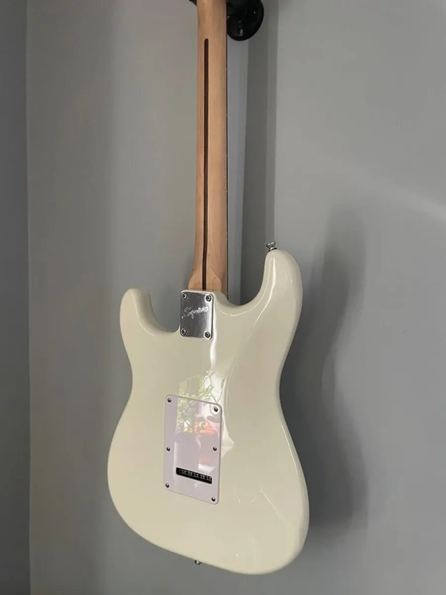 Squier Bullet Strat Electric guitar - Image 3