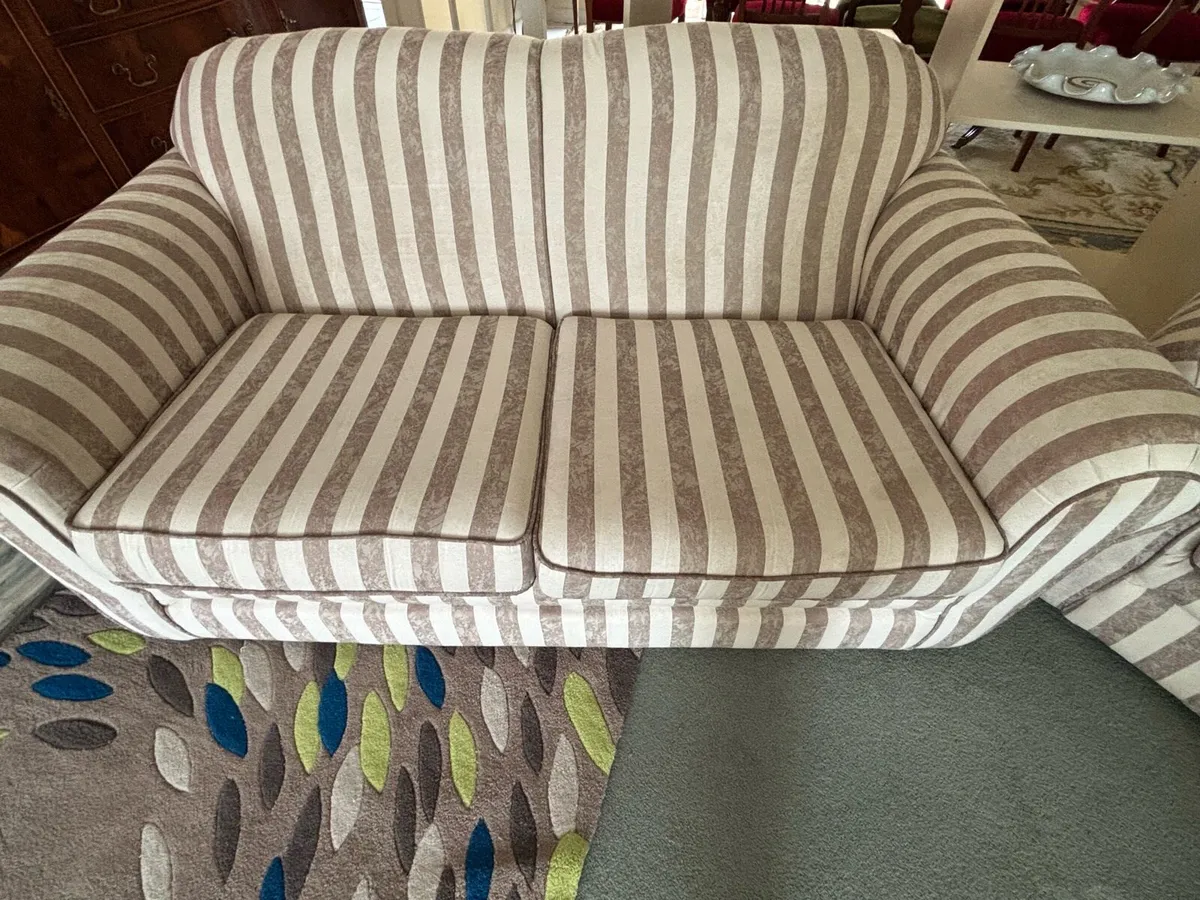 Sofa & matching arm chair - Image 1