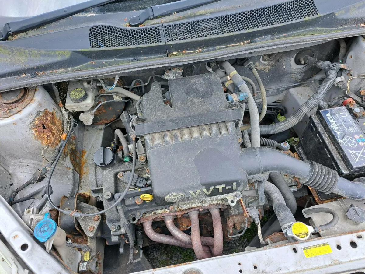 Toyota yaris - Image 3