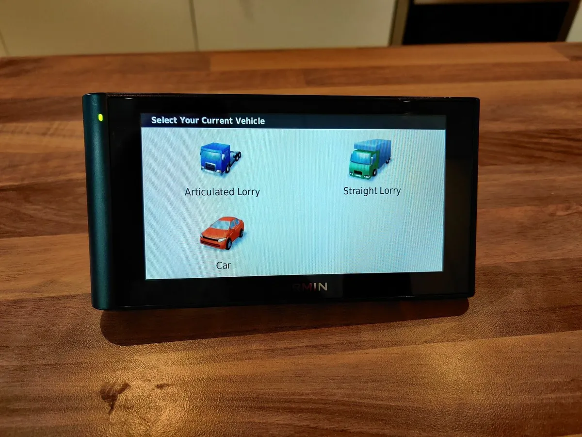 6-inch Garmin HGV sat nav with built-in Dashcam - Image 1