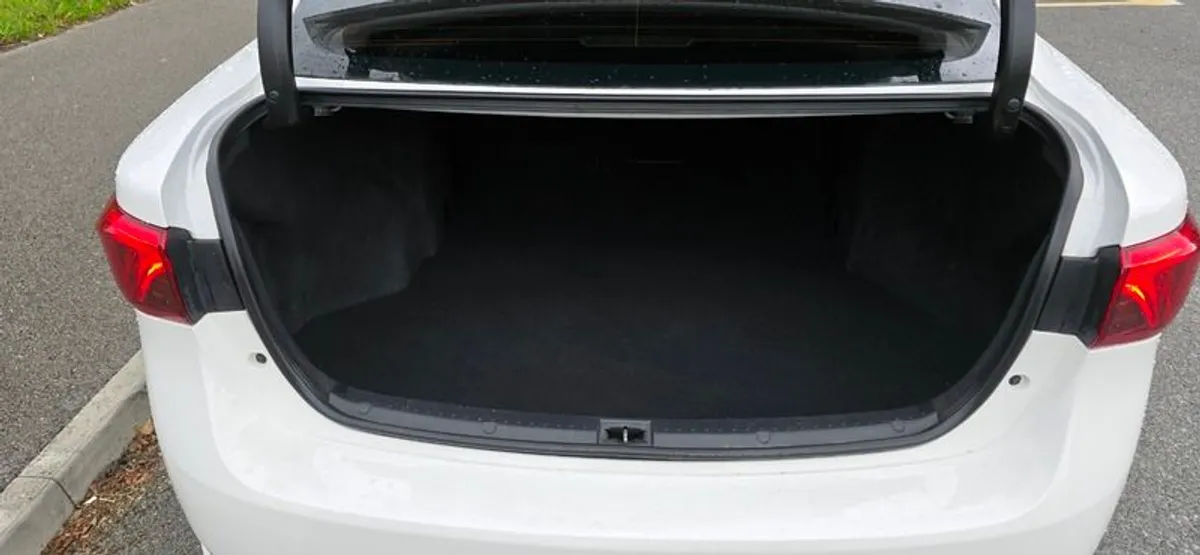 2017 Toyota Avensis 1.6 D4D-NEW NCT & LOW MILEAGE - Image 4