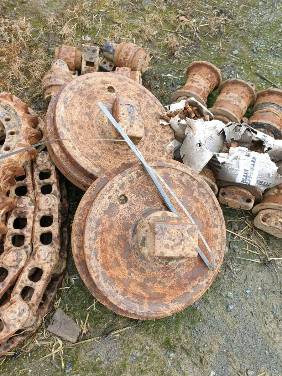 88 / 24 inch pads came off  ex120 and chains - Image 1