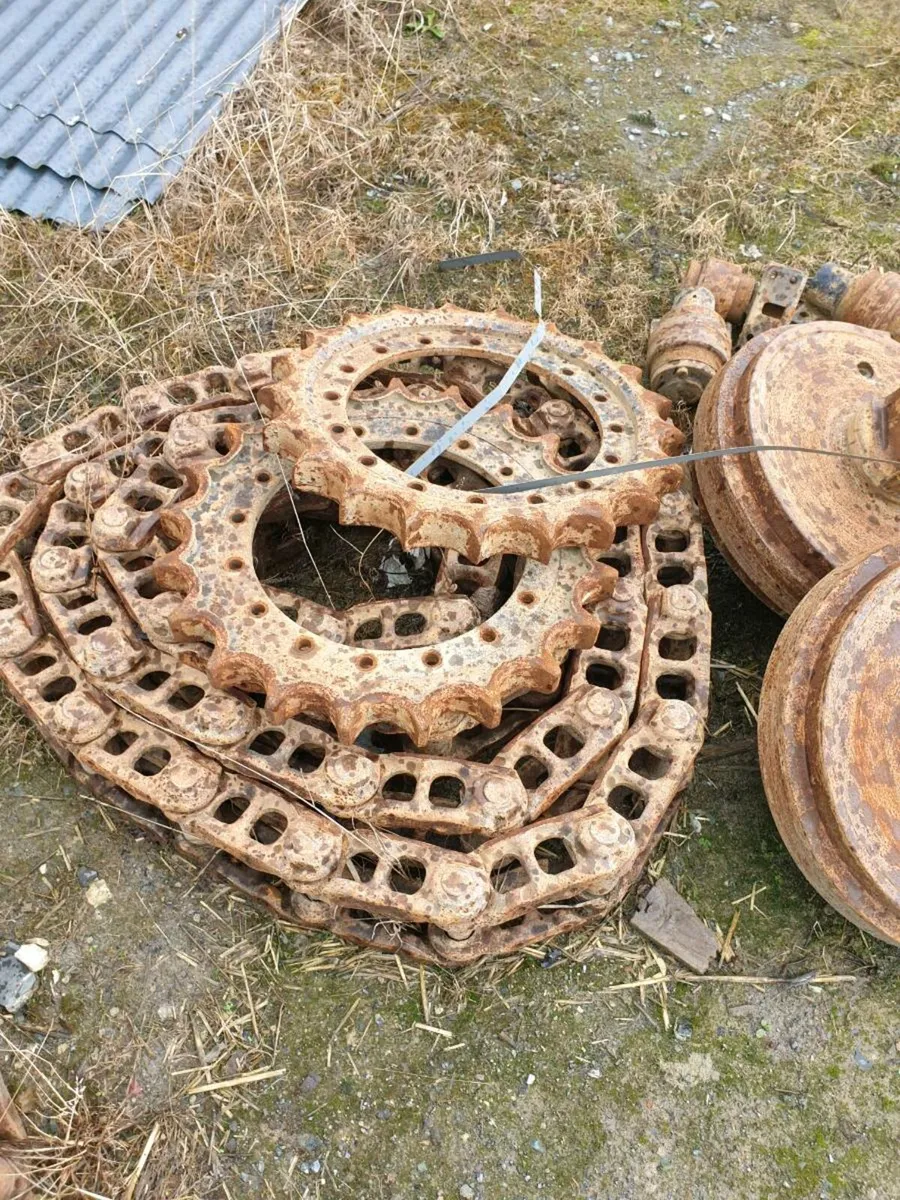 88 / 24 inch pads came off  ex120 and chains - Image 4