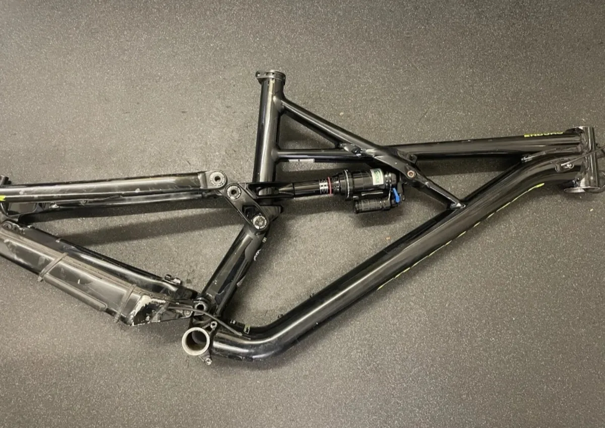 2018 Specialized enduro frameset size large - Image 1