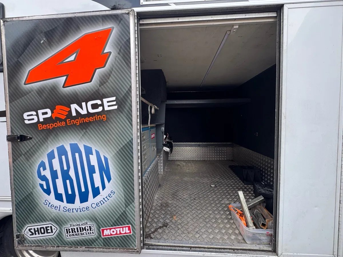 2002 MERCEDES KRM RACE TRUCK / MOTORHOME - Image 3