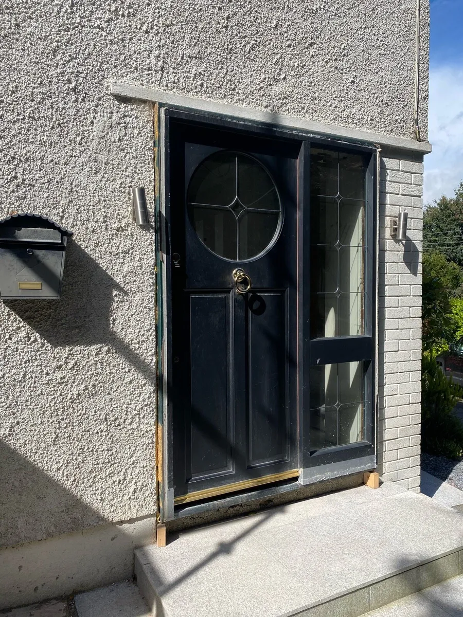 Front door - Image 1