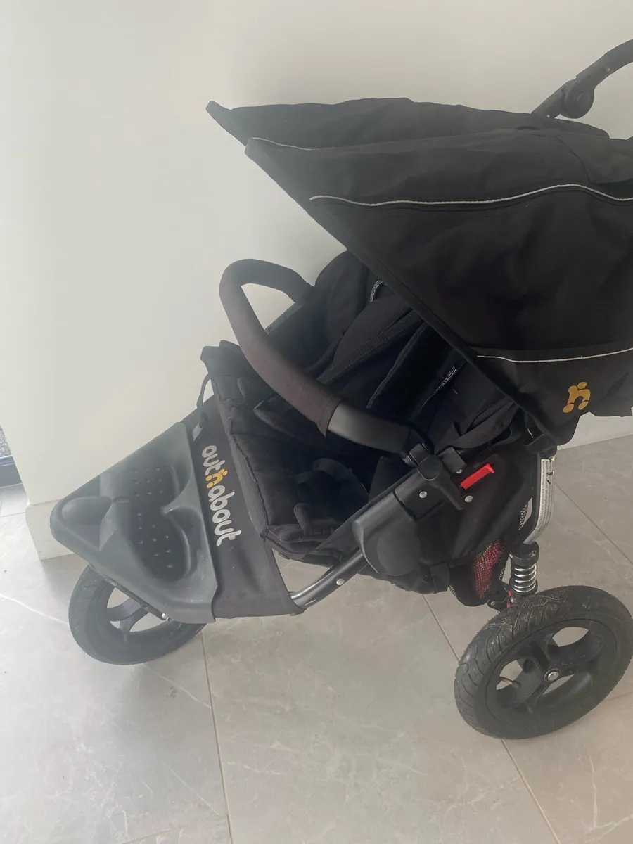 Outnabout Nipper Double buggy and carrycot - Black - Image 2