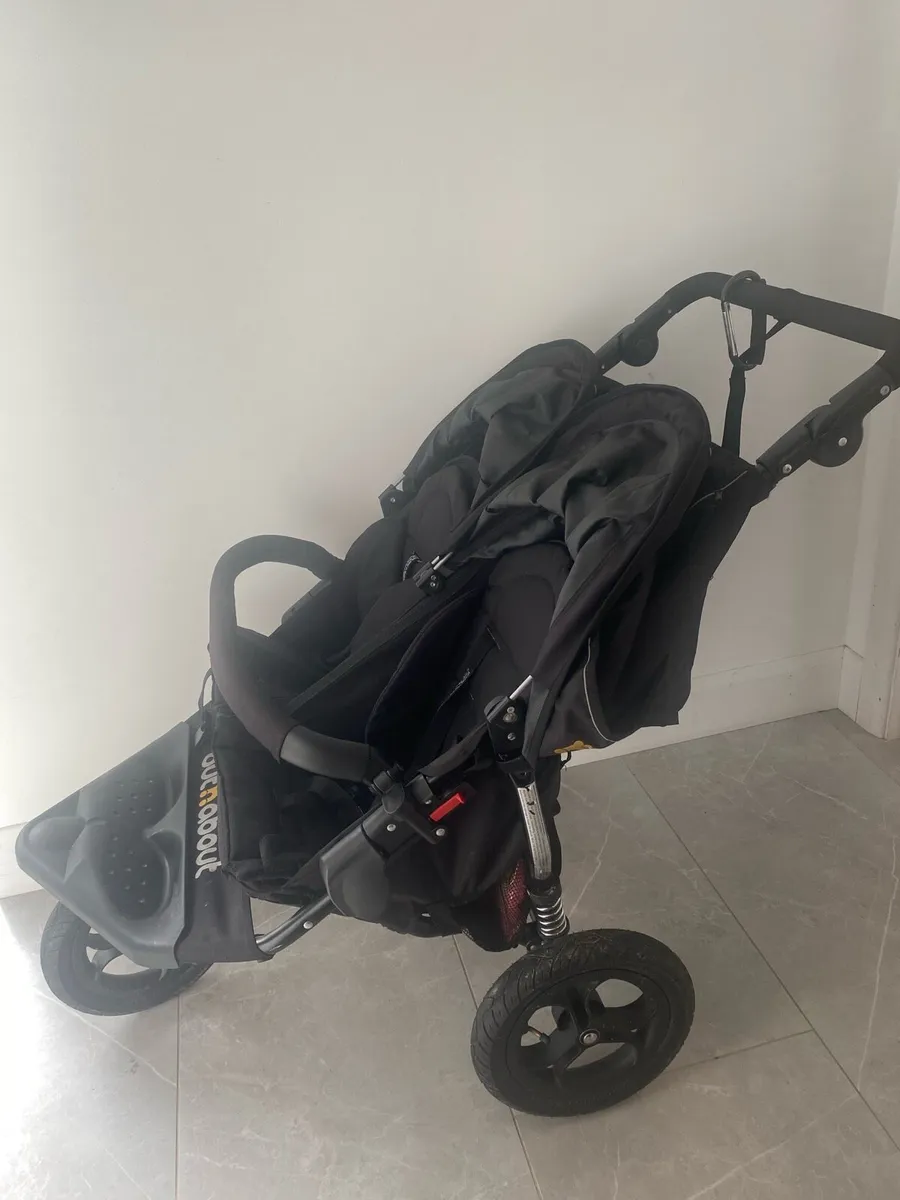 Outnabout Nipper Double buggy and carrycot - Black - Image 4