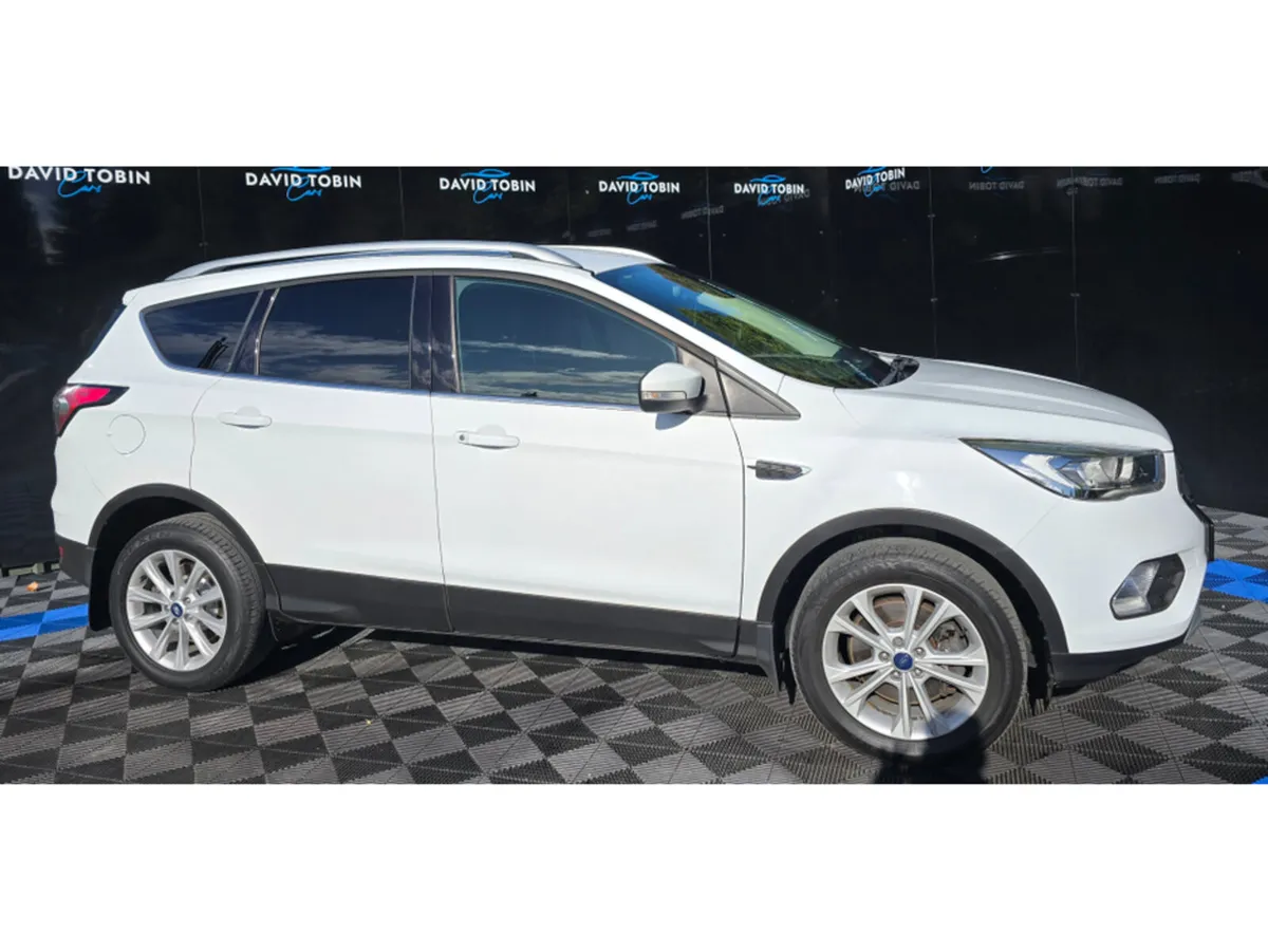 Ford Kuga TITANIUM 1.5 TDCI 120PS - Image 3