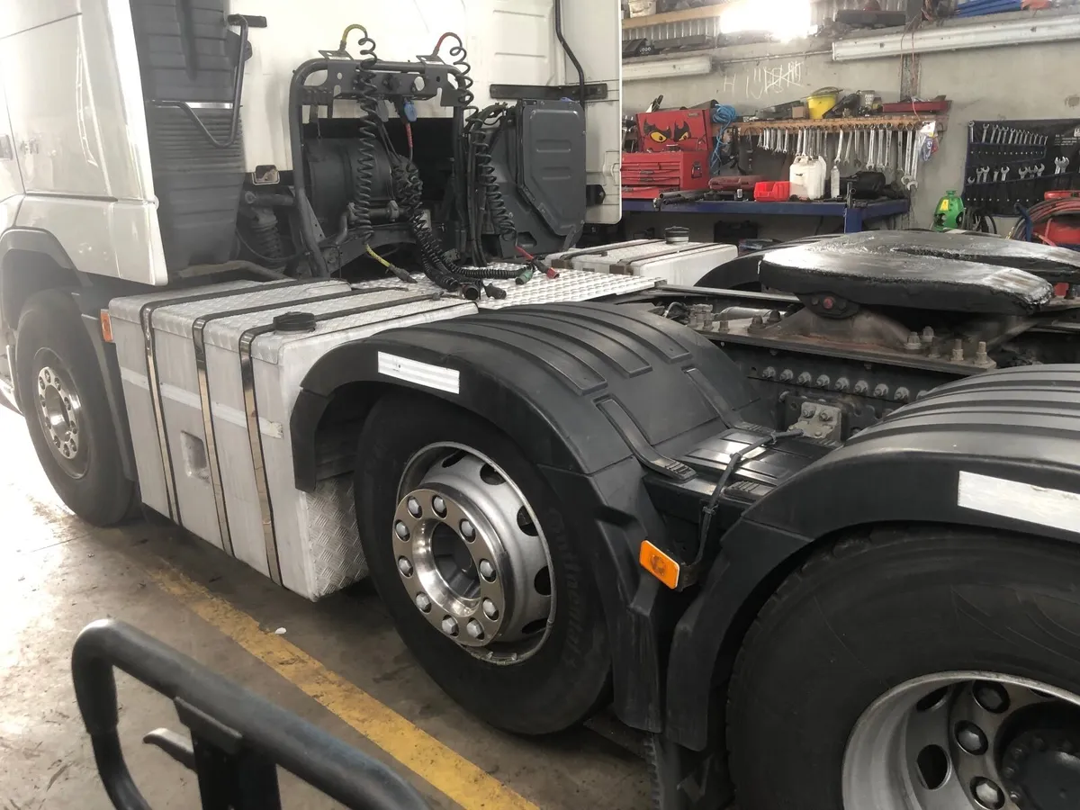 Volvo fh 460 2011 - Image 4