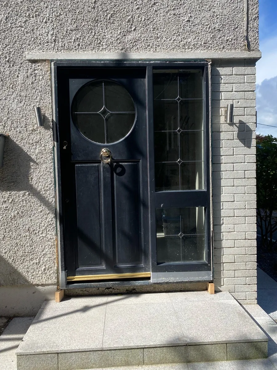 Front door - Image 2