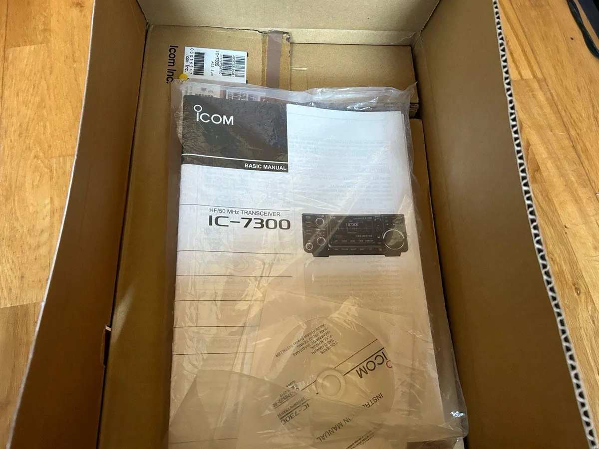 Ham radio icom ic 7300 as new - Image 2
