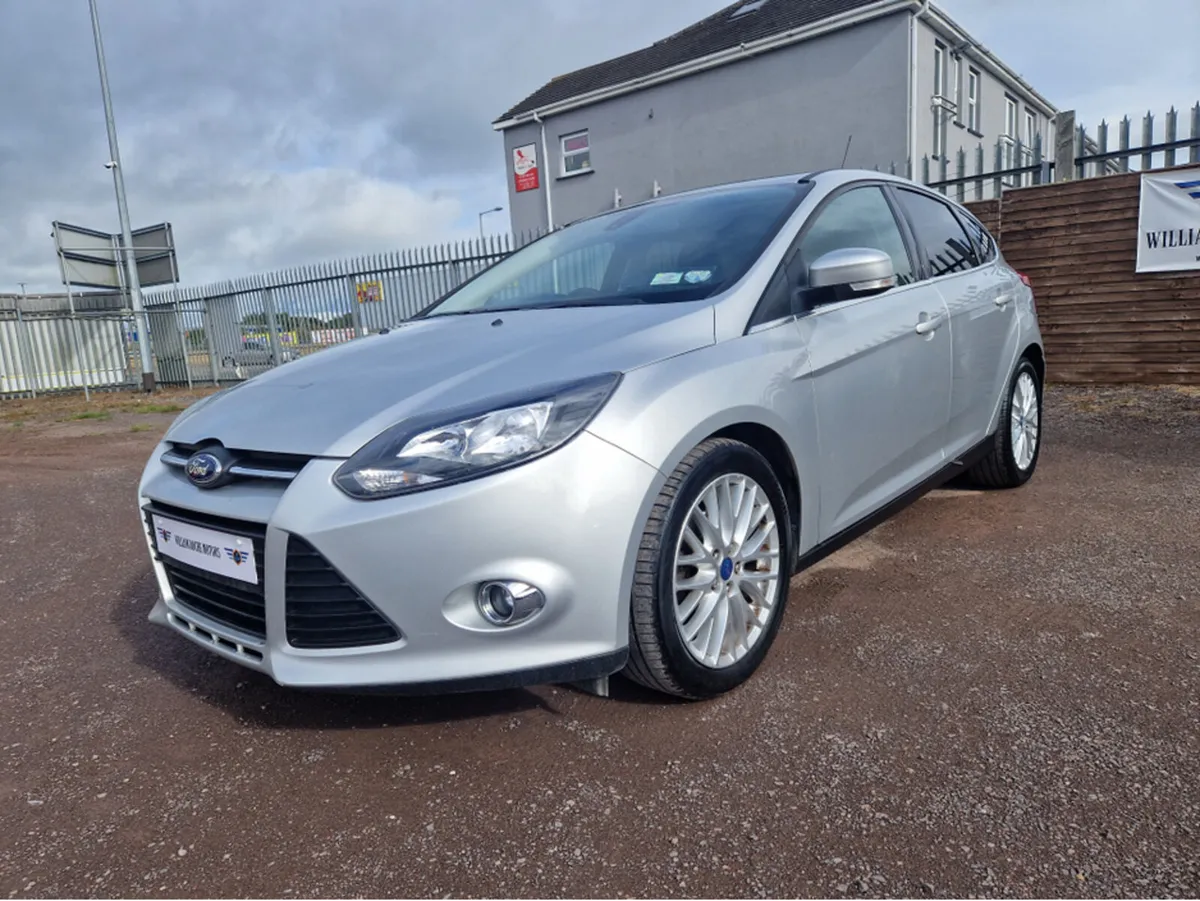 Ford Focus 1.0 ZETEC ECOBOOST 100PS 5DR - Image 4