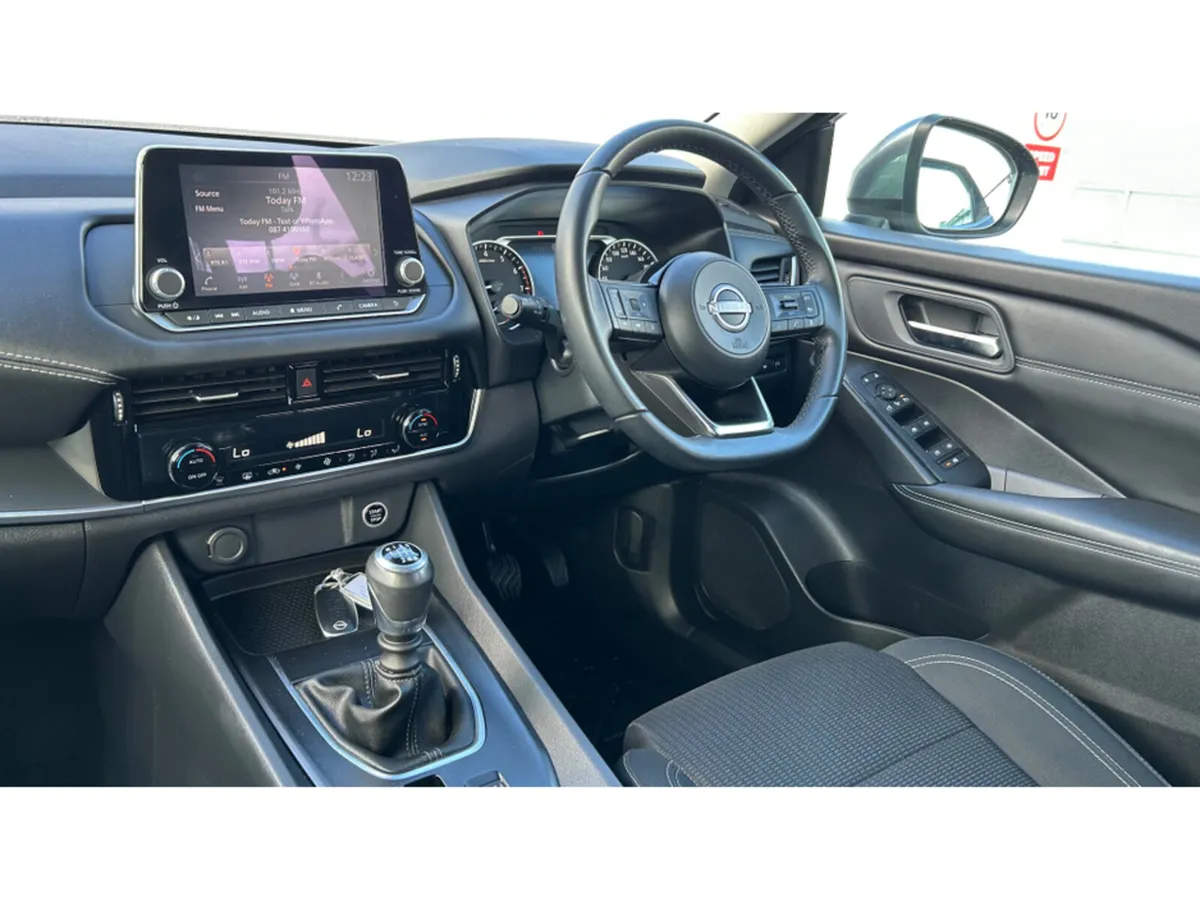 Nissan Qashqai PETROL MANUAL NATIONWIDE WARRANTY + - Image 4