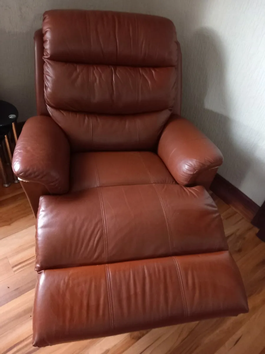 Brown recliner chair - Image 3