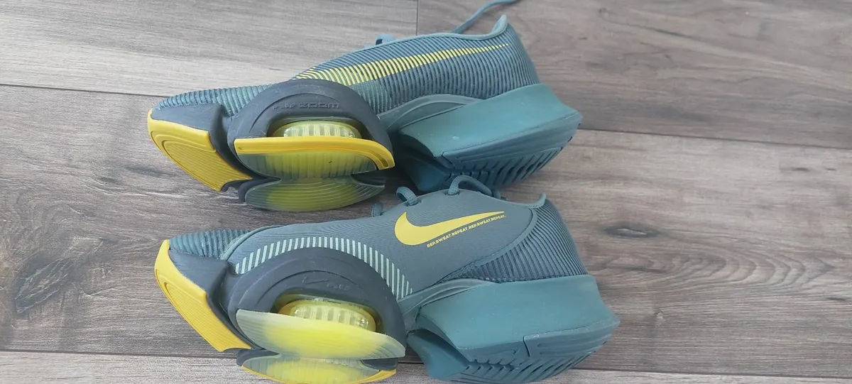 Nike shoes Mens - Image 2