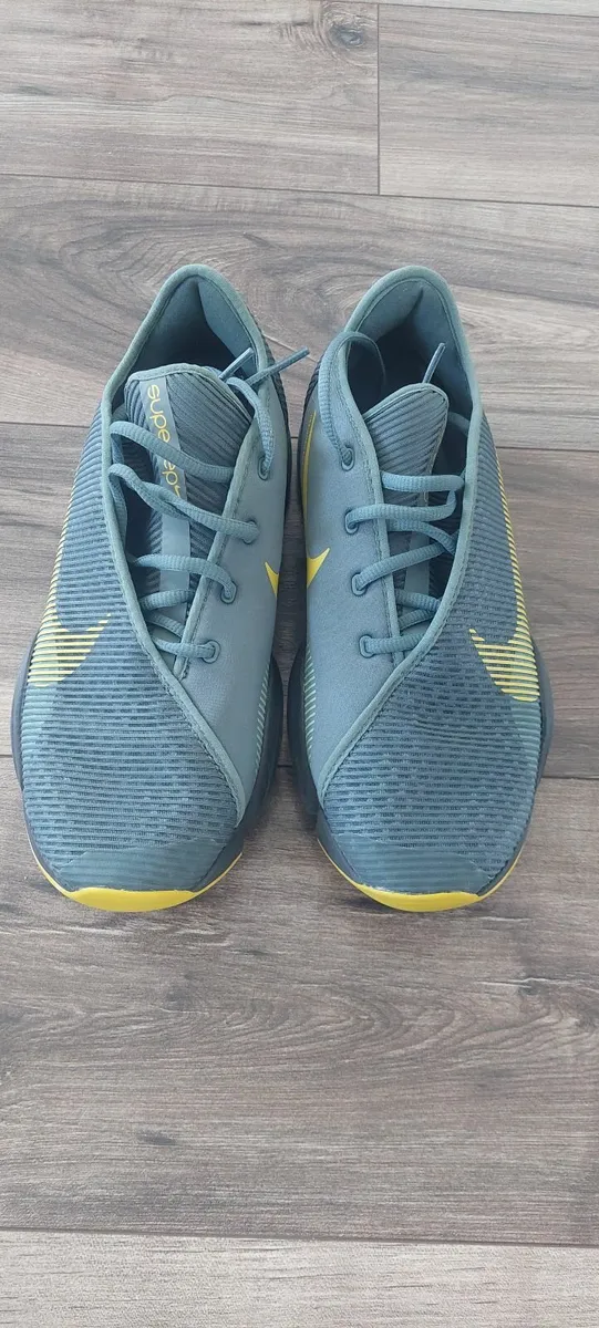 Nike shoes Mens - Image 3