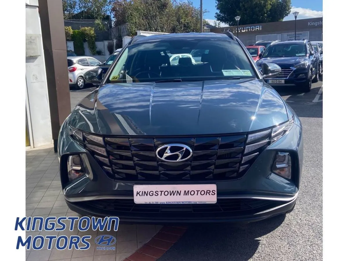 Hyundai Tucson Executive Phev 5DR Auto - Image 2