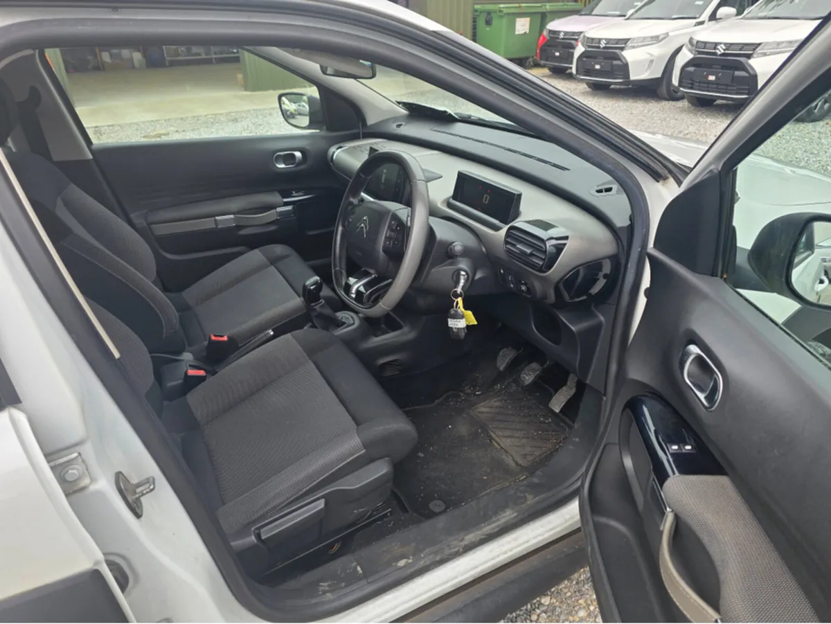 Citroen C4 Cactus 1.2P/TECH FEEL S/S 1 110PS 5DR - Image 4