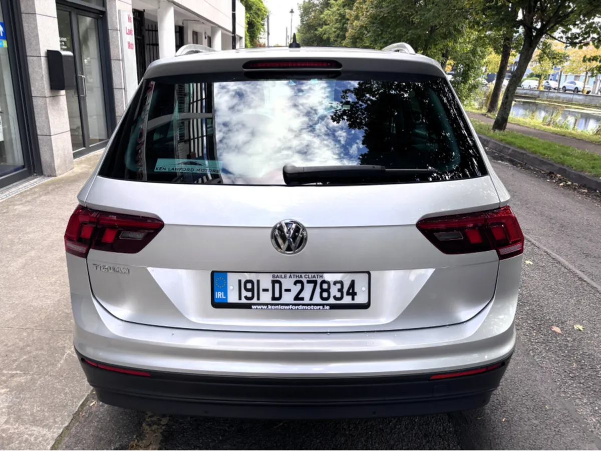 Volkswagen Tiguan COMFORTLINE PAN ROOF 2.0 TDI MAN - Image 4