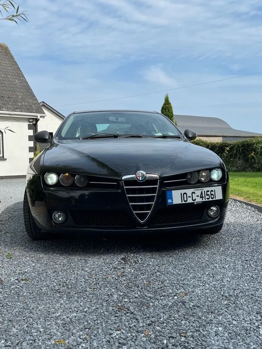 2010 Alfa Romeo 159 - Image 1