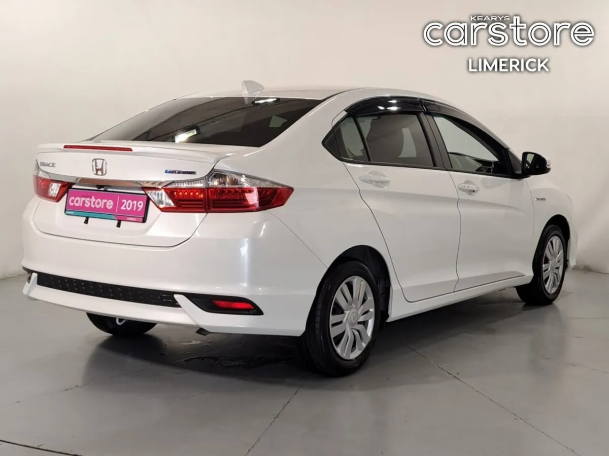Honda Grace 1.5 PET Hybrid  low Mileage - Image 3