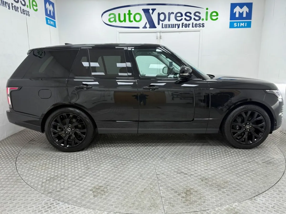 Land Rover Range Rover AUTOBIOGRAPHY P400e Sliding - Image 3