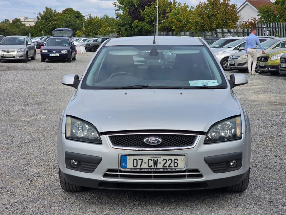 Ford Focus ZETEC CONNECTION 1.4 - Image 3