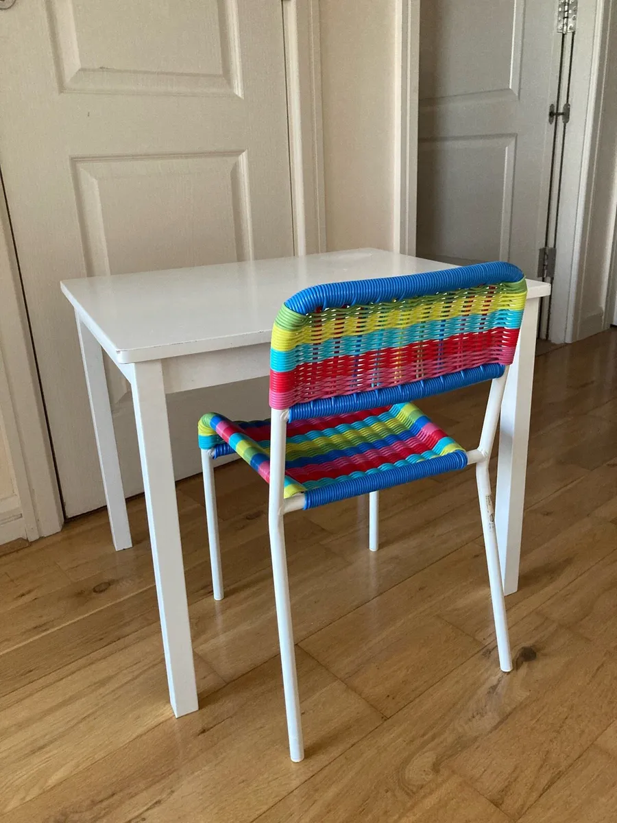 Kids table & chair - Image 2