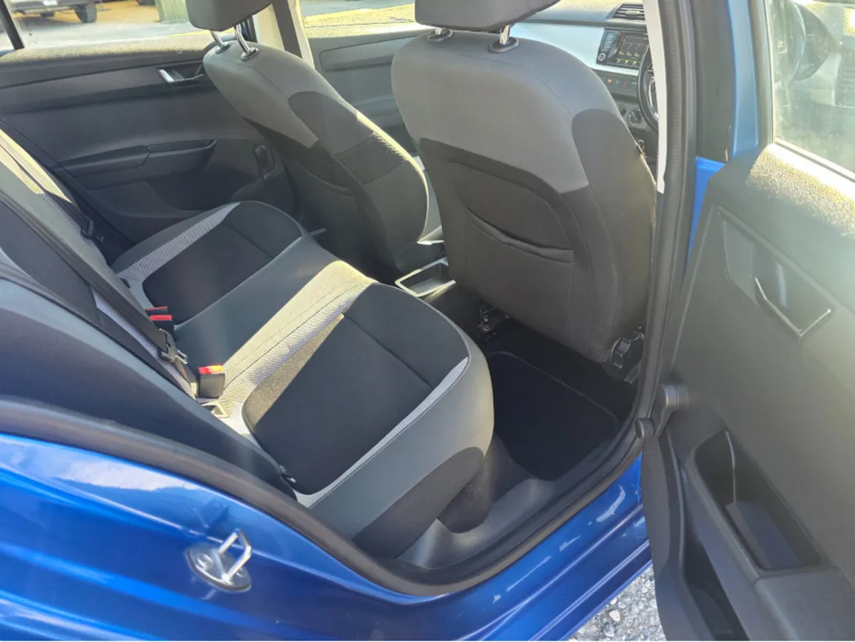 Skoda Fabia AMBITION 1.2 TSI 90HP 4DR - Image 2