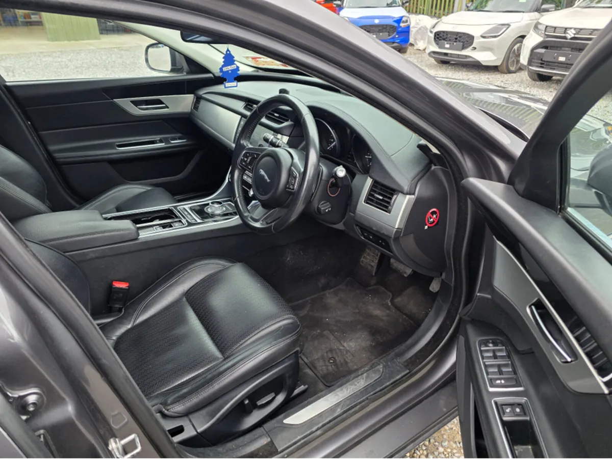 Jaguar XF MY16 2.0 D PRESTIGE ECO 4DR AUTO - Image 2
