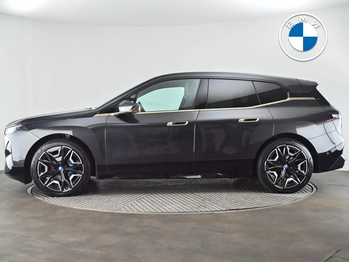 BMW IX Xdrive40 M Sport Edition - Image 3