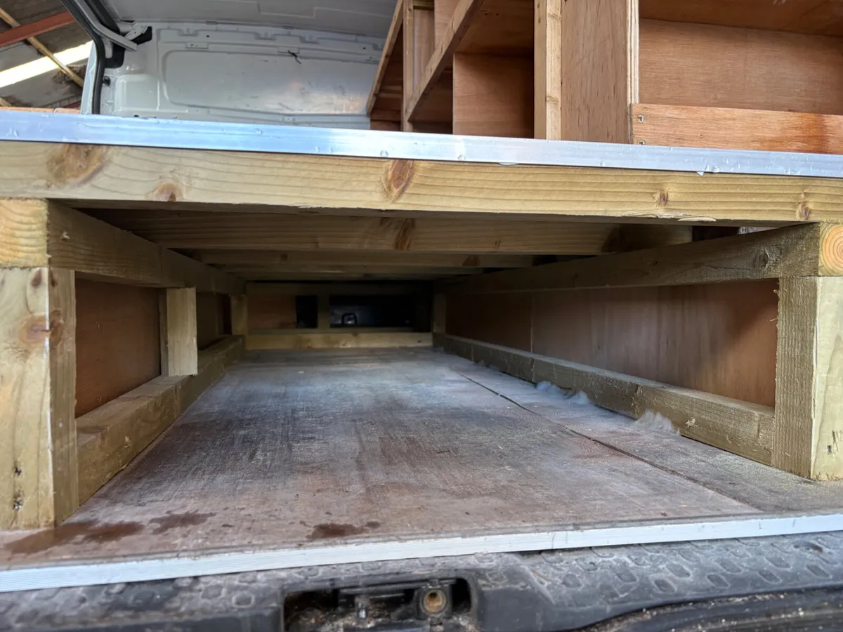 Renault Traffic Shelving - Image 4