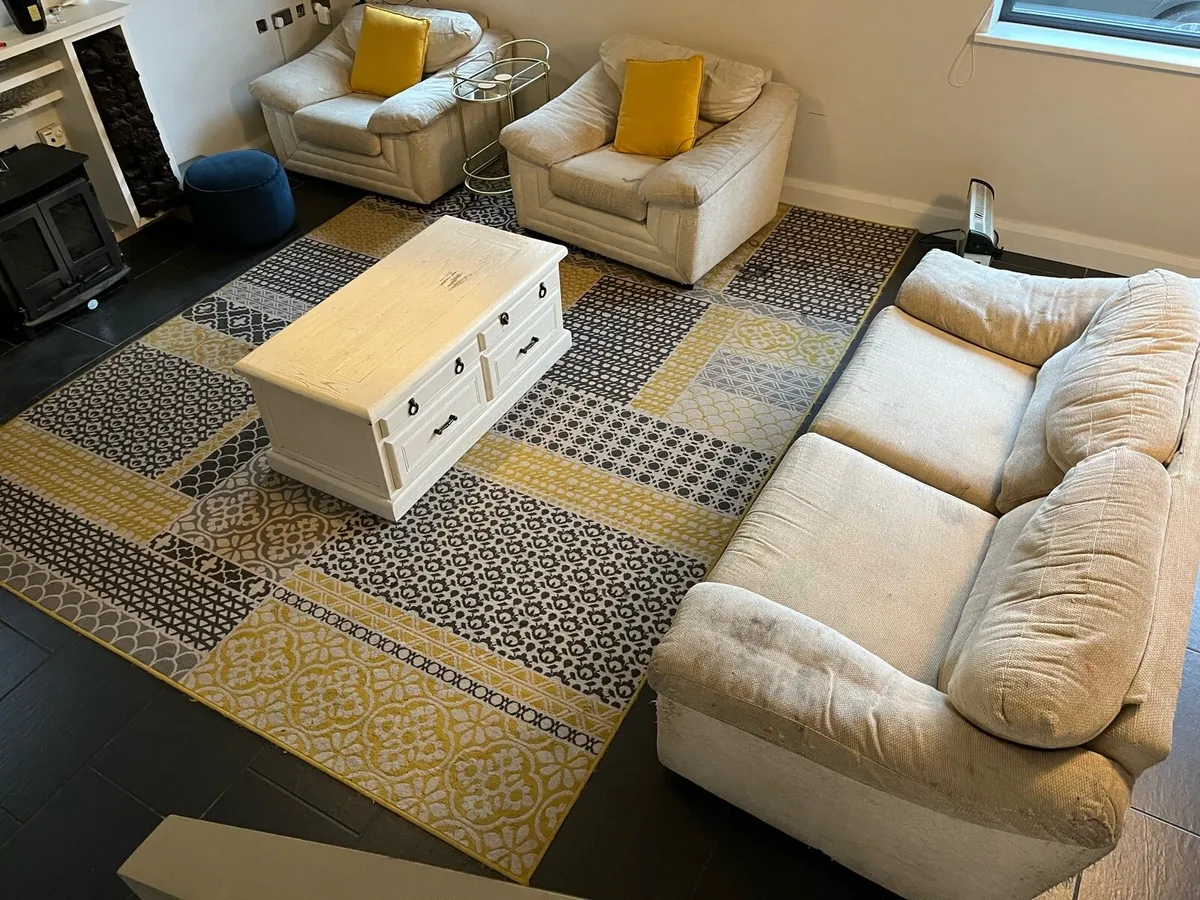 Coffee table/chest & bookcase/unit - Image 1