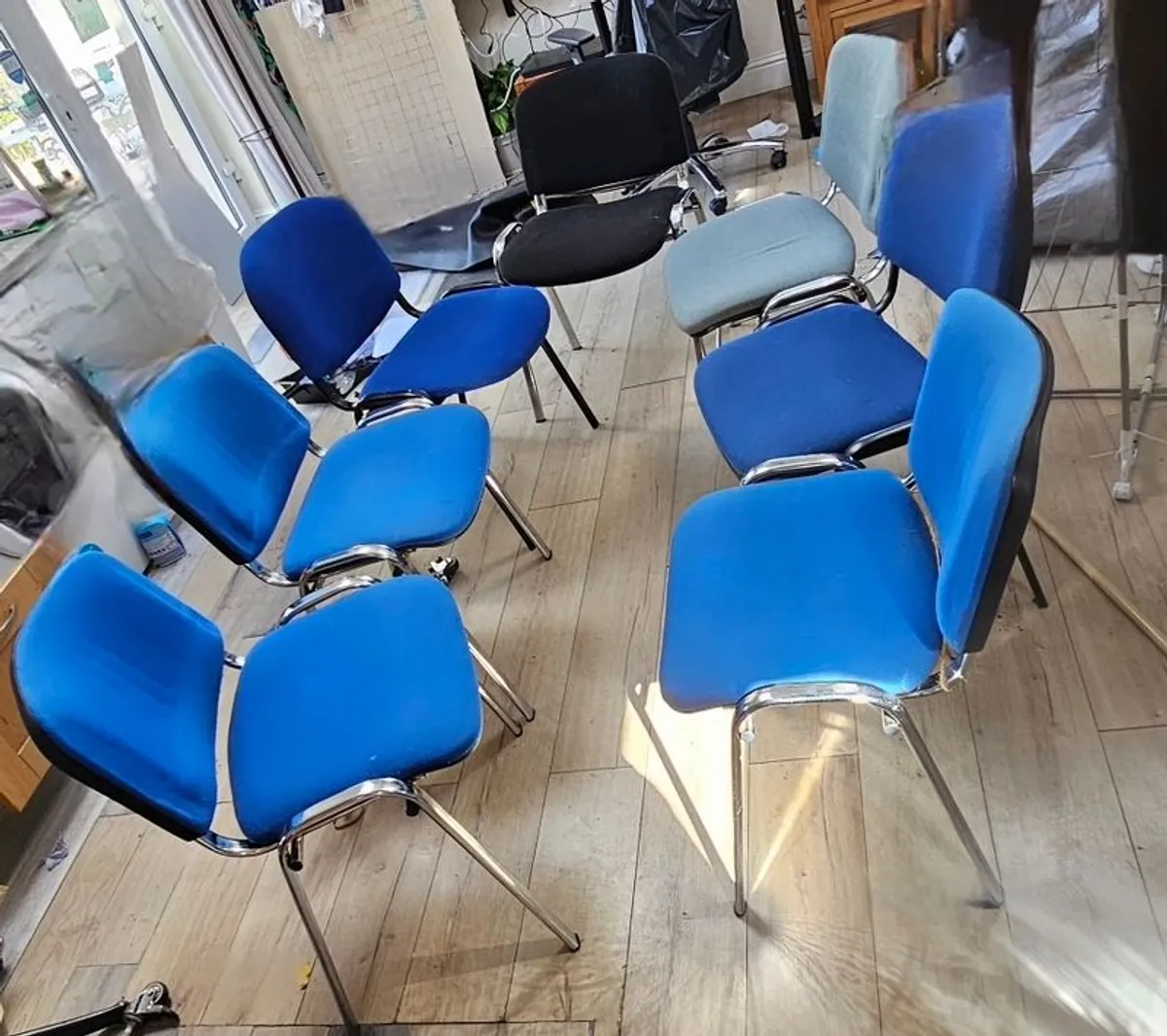 Chairs x 7 - Image 1
