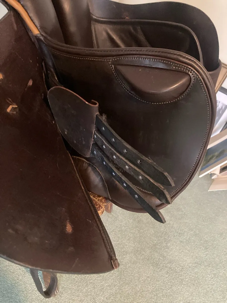 Berneys almost new general purpose saddle - Image 4
