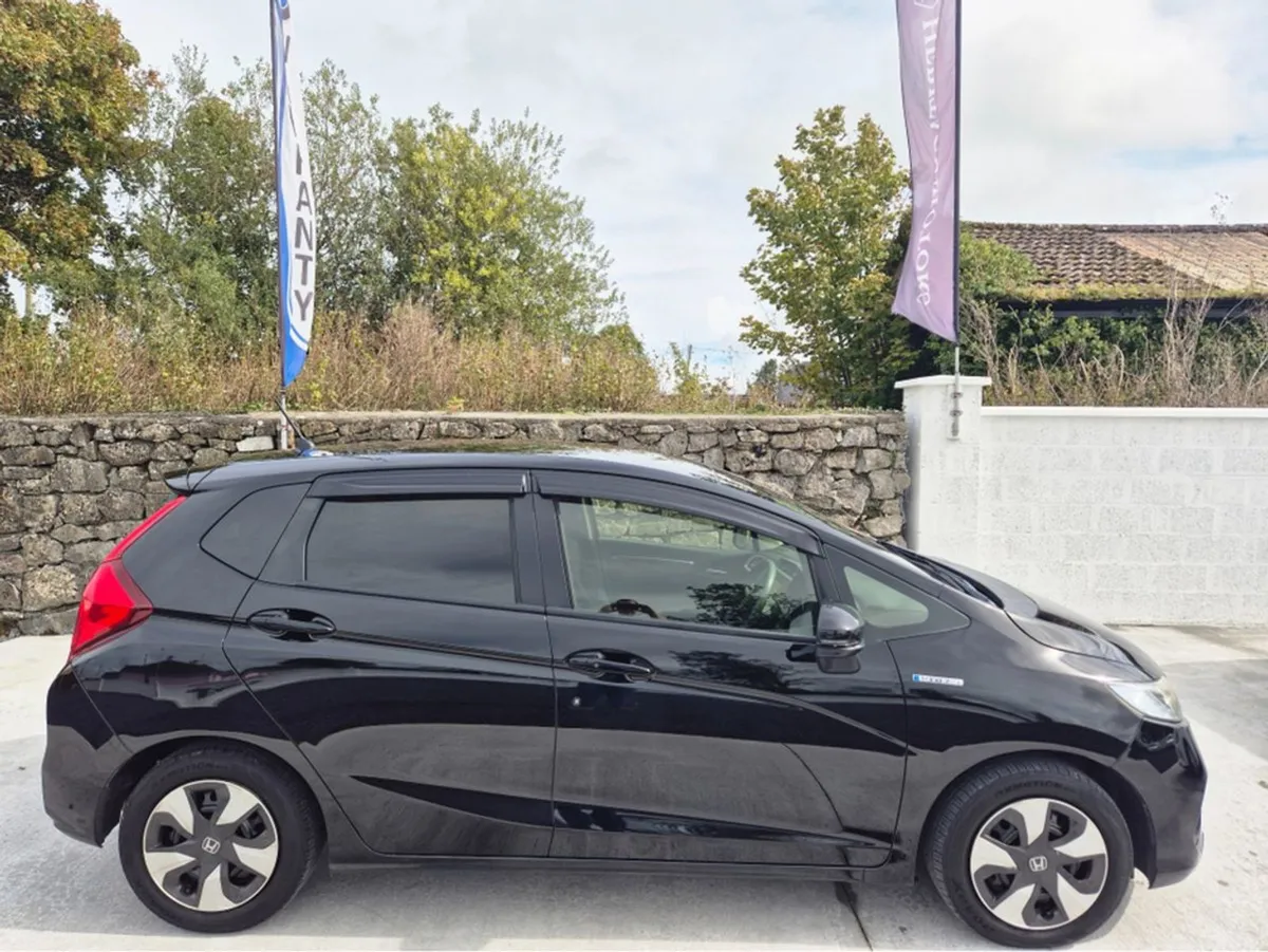 Honda Fit Fit/jazz Hybrid 5DR Auto - Image 1