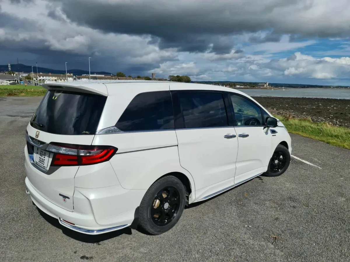 Honda Odyssey 2016 Petrol/Hybrid 8 seater - Image 2