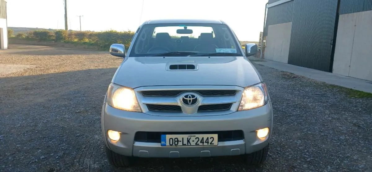 Toyota Hilux - Image 1