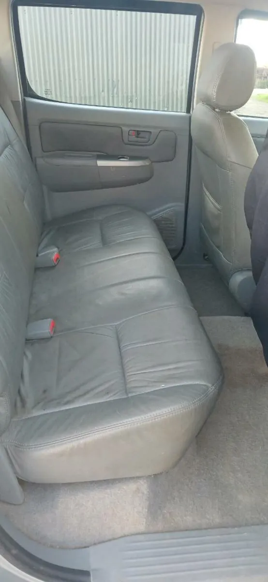 Toyota Hilux - Image 4