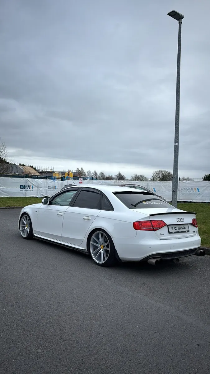 Audi A4 Quattro Black edition - Image 4