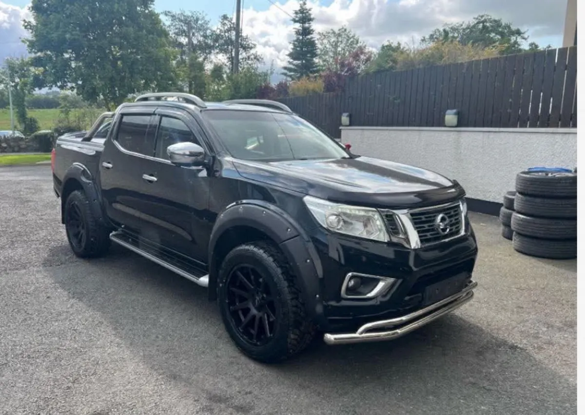 2019 Nissan navara tekna edition - Image 4