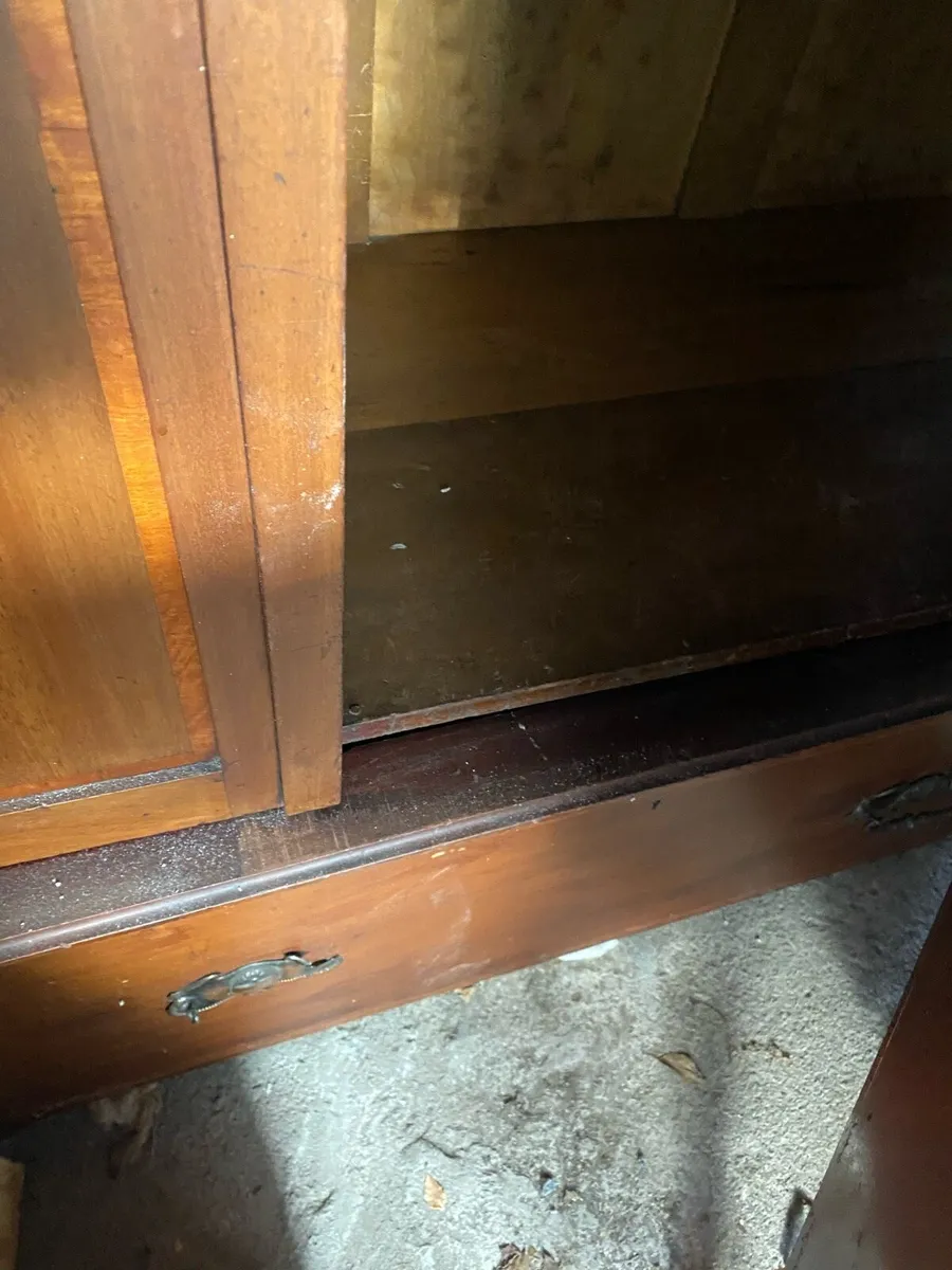 wardrobe - Image 2